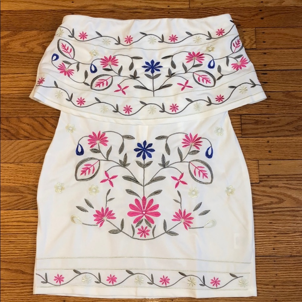 Never worn strapless dress